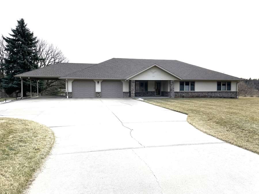 129 Lake Shore Drive, Valentine, NE 69201